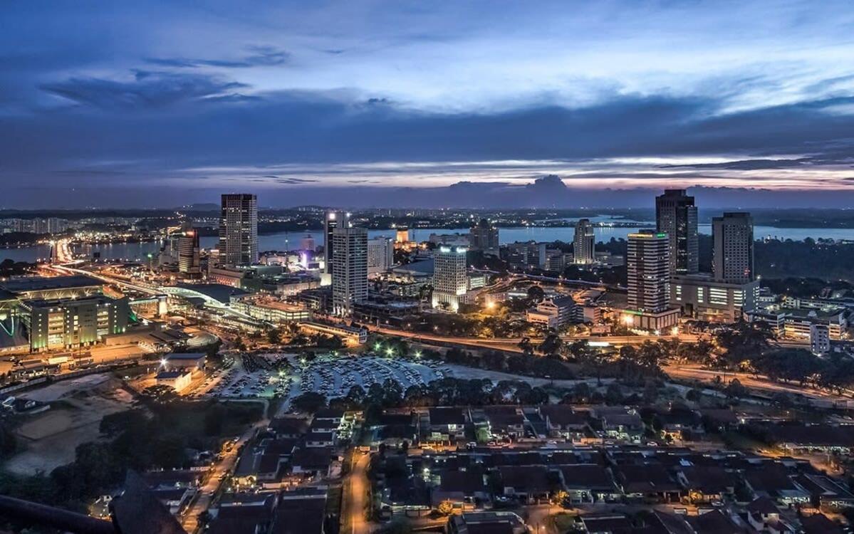 A Stylish High-Floor 2Br Suasana Suites Views Джохор-Бару Экстерьер фото
