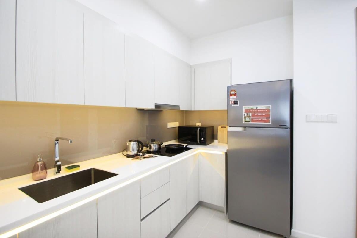 A Stylish High-Floor 2Br Suasana Suites Views Джохор-Бару Экстерьер фото